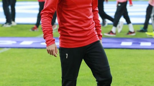 Dawid Błanik w deszczu