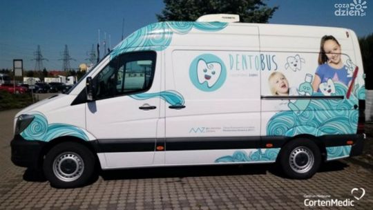 Dentobus znów w trasie. Pierwszy przystanek w sierpniu to Kurozwęki