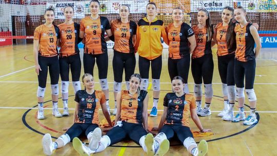 Dla siatkarek KSZO SMS lider był zbyt mocny