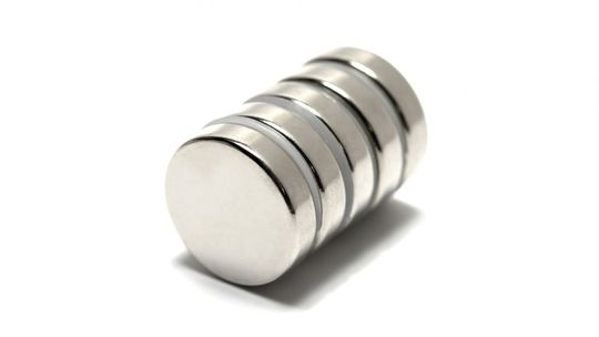 Dlaczego warto wybrać magnes na zamówienie?