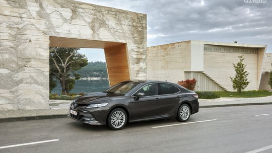 Dni Otwarte Toyota Camry w najbliższy piątek i sobotę w salonie Toyota Romanowski