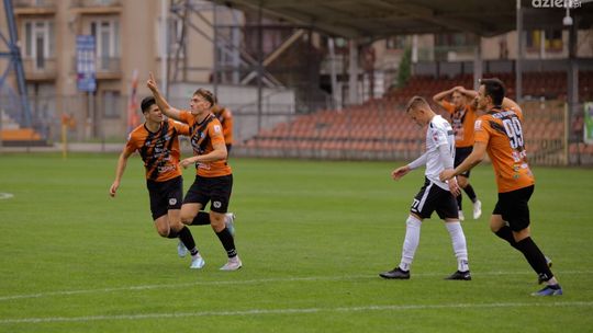 Dobra gra i trzy punkty piłkarzy KSZO w spotkaniu ze Świdniczanką