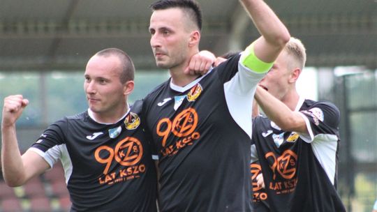 Dobry mecz i trzy punkty - udana inauguracja piłkarskiej jesieni w Ostrowcu