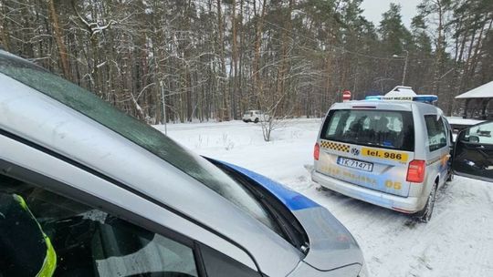 Driftowanie nastolatka zakończyło się na drzewie