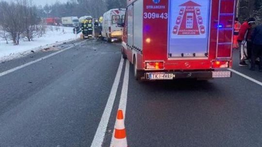 Droga zablokowana- karambol w miejscowości Przyjmo na trasie DK74