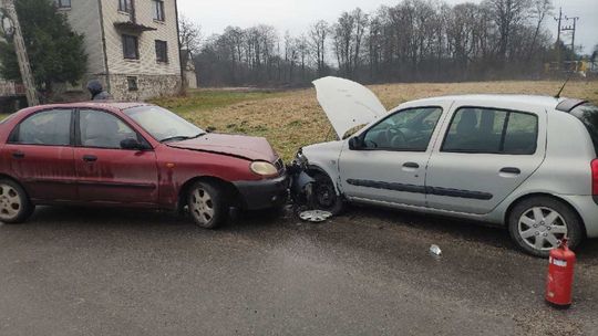 Dwa auta zderzyły się w Daleszycach