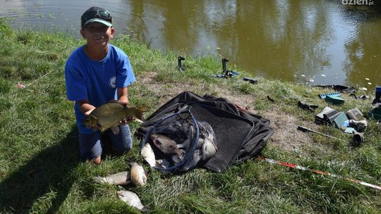 Dwóch wędkarskich kadrowiczów