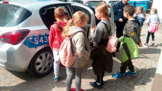 Dzieci poznały pracę policjantów