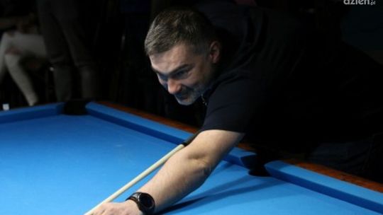 Dziennikarze i sędziowie piłkarscy zagrają dla Leszka Salvy 