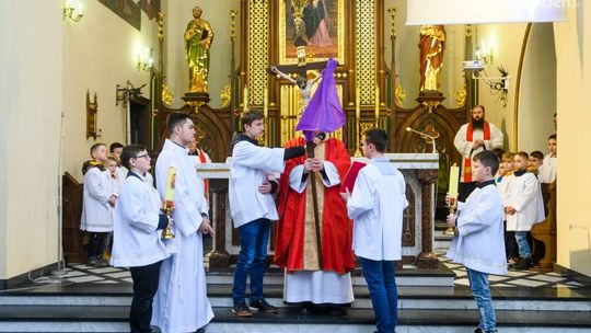 Dziś Wielki Piątek - czas ścisłego postu i żałoby dla chrześcijan