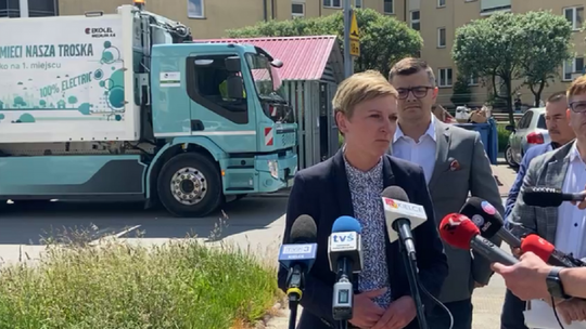 ENERIS testuje elektryczną śmieciarkę na ulicach Kielc