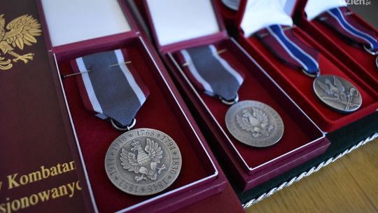 [FOTORELACJA] Medale „Pro Bono Poloniae” dla pracowników Delegatury IPN w Kielcach