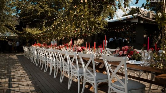 Gdzie znajduje zastosowanie wynajem podłóg plenerowych?