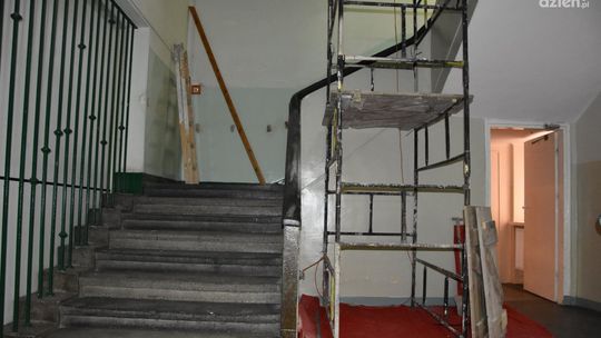 Główny hol ostrowieckiego szpitala w remoncie