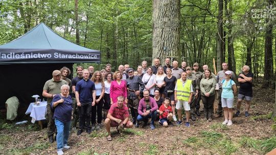 Gmina Brody: Rajd pieszo-rowerowy do historycznego dębu