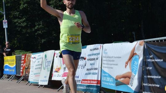 Gontarczyk i Żaczek biorą trzecią rundę VIII MosirGutwinRun 2020!
