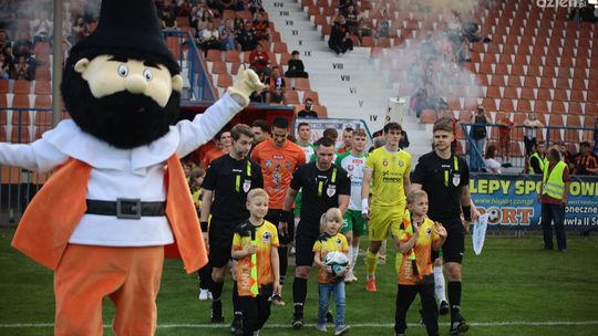 Gorąco było nie tylko na boisku - remis piłkarzy KSZO z Wisłoką Dębica