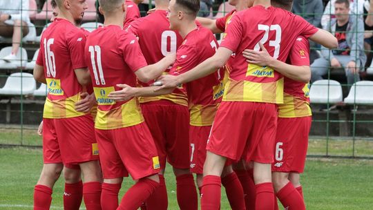 Grad bramek w meczu Korony II z Wierną Małogoszcz. Sentyment Michała Smolarczyka?