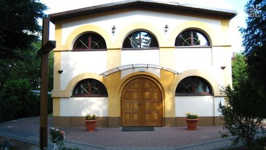 Halina Frąckowiak zaśpiewa w jednym z ostrowieckich kościołów 