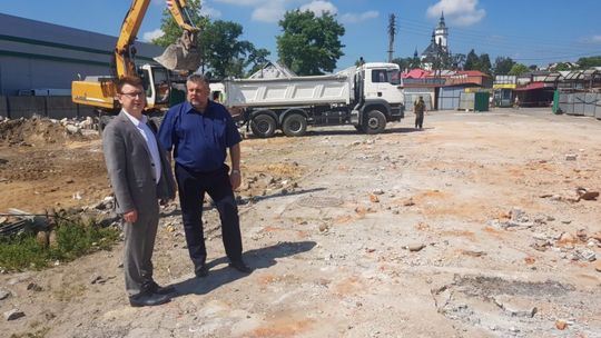 Handel i usługi pod dachem 