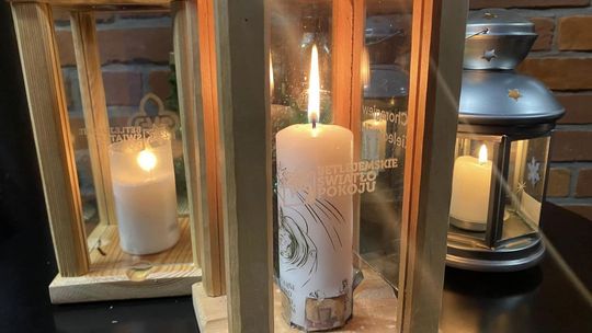 Harcerze dzielą się Betlejemskim Światłem Pokoju