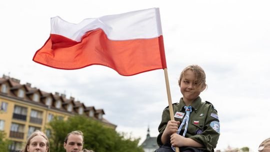 Harcerze pokazali jak świętować Dzień Flagi