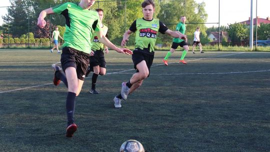Hi Sport pierwszym liderem Ostrowieckiej Piłkarskiej Ligi Firm