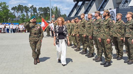 Historyczne ślubowanie kadetów z ostrowieckiej szkoły mistrzostwa sportowego 