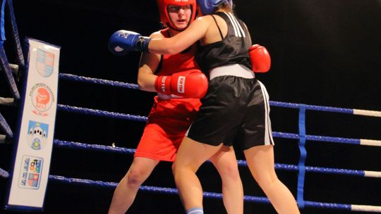 Iga Klepacz i Aleksandra Szczodrak w ćwierćfinałach Młodzieżowych Mistrzostw Polski w Boksie