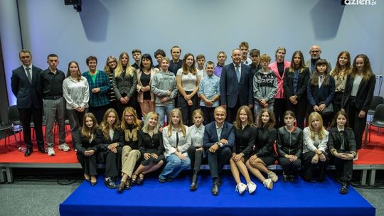 Inauguracja pracy ostrowieckiej Młodzieżowej Rady Miasta 