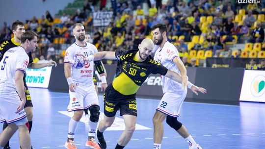 Industria Kielce pokonuje MKS Kalisz 