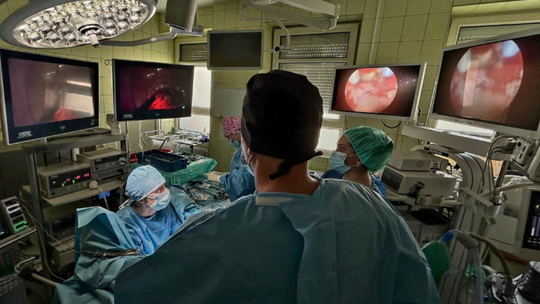 Innowacyjny zabieg w Kielcach – nowa metoda leczenia blizn po cesarskim cięciu