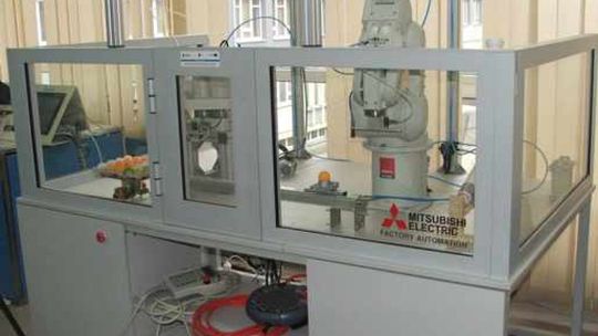 Inteligentne Systemy i Robotyka w nowoczesnym laboratorium Politechniki Świętokrzyskiej