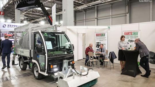 Interaktywne infokioski dla mieszkańców, ławki solarne z Wi-Fi i inne ciekawostki na targach Ekotech