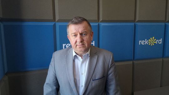 J. Murzyn: Chcemy w maksymalny sposób wykorzystywać odnawialne źródła energii a więc słońce czy geotermię a może w przyszłości wiatr, do oświetlania i ogrzewania gminnych obiektów 