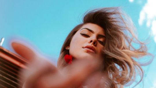 Jak nakładać hennę do włosów Khadi?