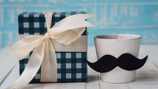 Jak wybrać idealny prezent na Dzień Ojca? Postaw na zestawy Parker z zegarkiem