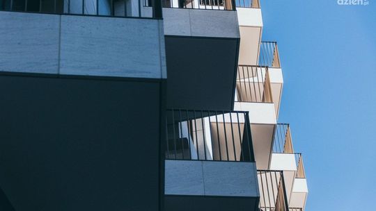 Jak wyczyścić balustrady balkonowe?