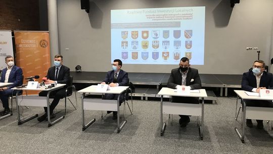 Jakie były kryteria podziału środków w ramach FIL? Świętokrzyskie samorządy pytają premiera  