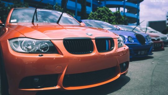 Jakie powinno być najlepsze pierwsze auto? Jak kupić pierwsze auto i nie żałować? 