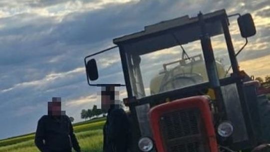 Jechał traktorem na 'kompletnej bani'