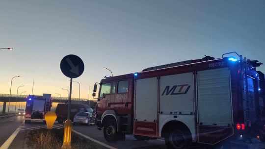 Jedna  osoba poszkodowana w porannej kolizji na obrzeżach Ostrowca