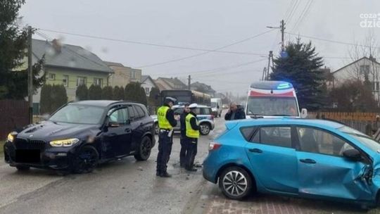 Jedna osoba ranna w porannej stłuczce