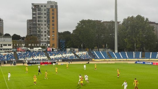 Jesienna aura oraz gra Korony w Rzeszowie. Pau Resta bohaterem meczu