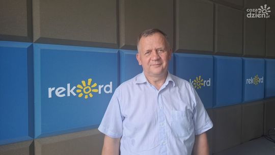 K. Kowalski: Ulewy nie zastopowały budowy obiektów sportowych przy ostrowieckich szkołach 