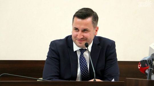 K. Suchański o podwyżkach: Władza znowu sięga do kieszeni kielczan, a jednocześnie radni podnoszą sobie diety