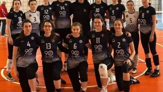 Kadetki KSZO SMS pewnym krokiem weszły do finału