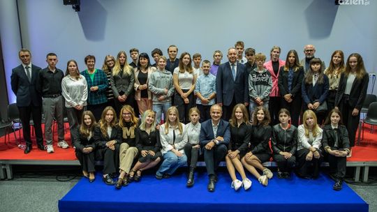 Kampania wyborcza na start! Ostrowiecka młodzież walczy o głosy do Młodzieżowej Rady Miasta