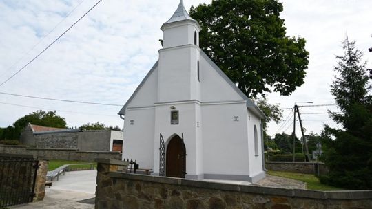 Kaplica pw. Matki Boskiej Częstochowskiej w Domaszowicach odzyskała dawny blask