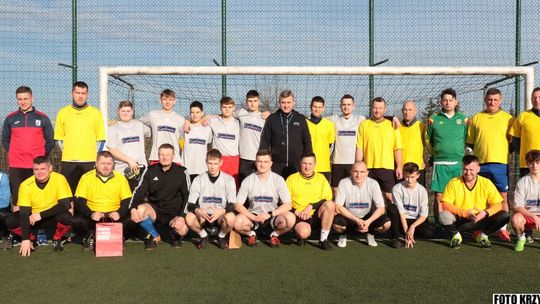 Kawalerowie pokonali Żonatych